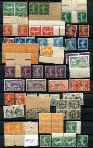 une collection de timbres provenant de différents pays et pays