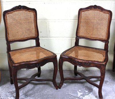 paire de chaises anciennes à dossier en rotin, avec dossier en rotin