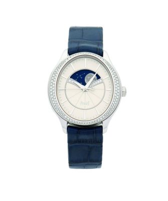 une image d'une montre en gros plan sur fond blanc