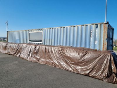 Container de 40 pieds (dimensions extérieures envrion 12 mètres x 2,42 - Photo 1