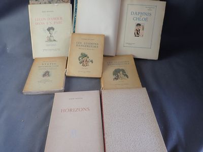 un grand nombre de livres posés sur une table