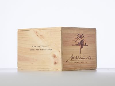 l'image d'une boîte en bois sur laquelle figure un logo