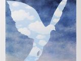 un tableau représentant un oiseau survolant un plan d'eau