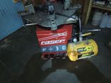 la photo d'une machine qui se trouve dans un garage