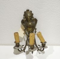 Paire d'appliques en bronze doré à trois bras de lumière, à … (photo 2)