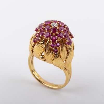 Bague dôme , fleur, pierres roses et diamant taille brillant… - Photo 1