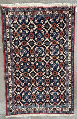 Tapis Véramine (chaine et trame en coton, velours en laine),…