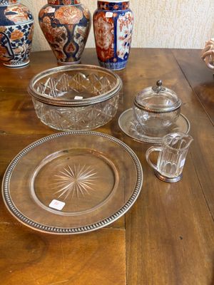 Attribuable à Baccarat ou Saint Louis, ensemble de pièces en cristal t