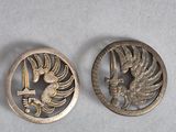paire de broches chinoises en argent représentant un oiseau et une fleur