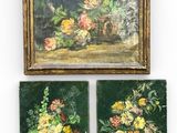 Trois tableaux représentant des fleurs sont accrochés les uns à côté des autres sur un mur.