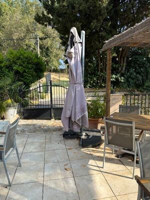 -14 tables plateau carré bois sur pied fonte - Photo 1