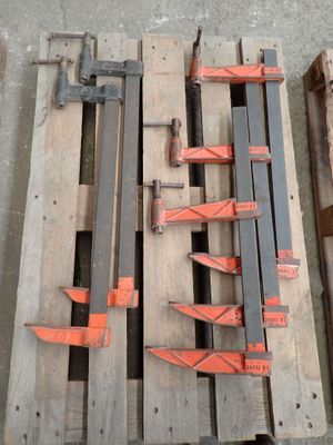 many tools that are on a pallet on the floor