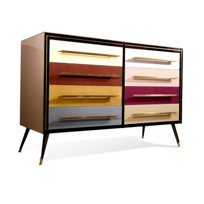 une image représentant une commode multicolore sur fond blanc