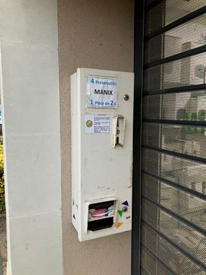Distributeur à préservatifs extérieur (ancien) Démontage dan…