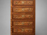 une commode ancienne avec dessus en marbre
