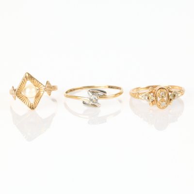 Trois bagues de jeune filles en or ornées de perles ou pierr… - Photo 1