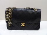 chanel sac à rabat en agneau matelassé noir
