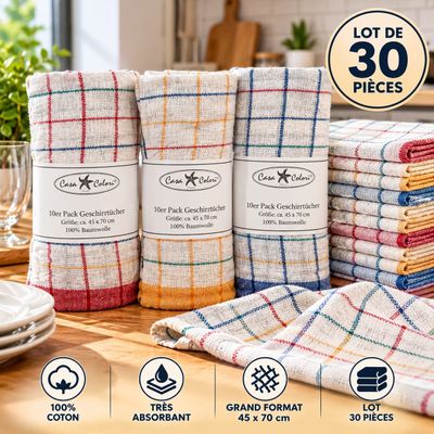 un gros plan sur une pile de serviettes posée sur une table en bois