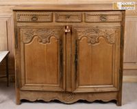 Buffet étroit à hauteur d'appui , dit meuble de boiserie, ou… (photo 2)