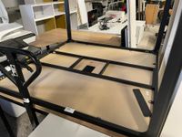 Lot de deux tables de travail carrées (photo 2)
