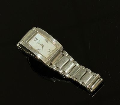 TISSOT. MONTRE bracelet de DAME 1853 Le boitier en acier de …