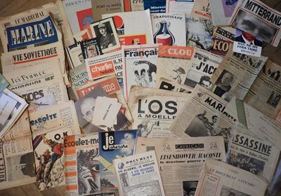 Fort lot de revues, journaux et recueils, principalement pol…