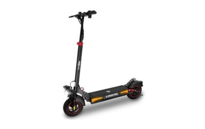une image d'une trottinette électrique sur fond blanc
