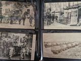 plusieurs vieilles photos en noir et blanc de personnes et de chevaux dans une ville