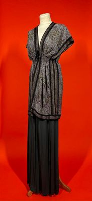 a black and white dress on a mannequin mannequin mannequin mannequin mannequin mannequin mannequin mannequin mann