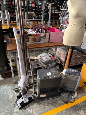 Lot comprenant poêle à pétrole INVERTER 3000W, un radiateur d’appoint  - Photo 1