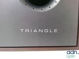 a picture of a speaker that is in a box
