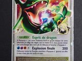 une image d'une carte Pokémon sur laquelle figure un dragon