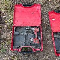 Une visseuse à choc HILTI SAT-A22 avec une batterie