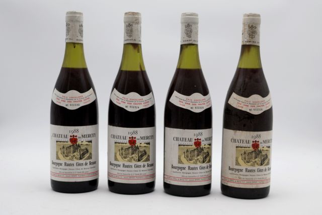 4 bouteilles de Château de Mercey 1988 (bas de goulot), Bourgogne...