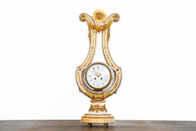 Grande Pendule Lyre en marbre blanc et jaune, riche ornement…