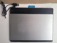 Tablette graphique de marque WACOM, modèle INTUOS Pen & Touc…