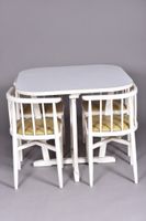 Editions THONET. Table de salle à manger en bois laqué blanc…
