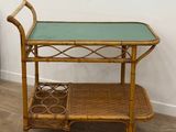 chariot de service vintage en bambou et en verre, muni de roulettes
