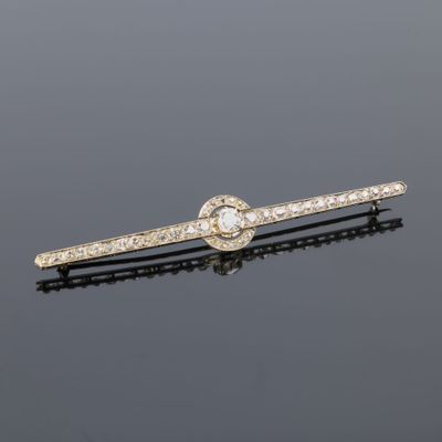Broche barrette en or blanc (750‰) sertie d'un diamant couss…