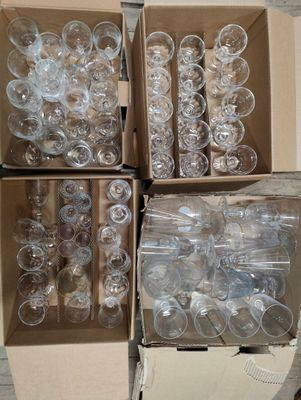 4 Cartons de verreries