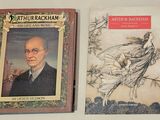 deux livres posés sur une table