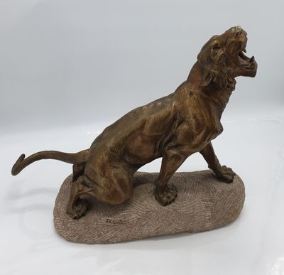 TH. CARTIER . Tigre , bronze à patine dorée , L 58 x 20 - H …