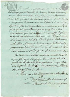 une lettre écrite en russe sur une feuille de papier