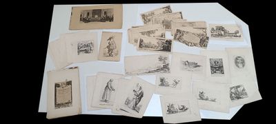 beaucoup de vieux dessins sur la table