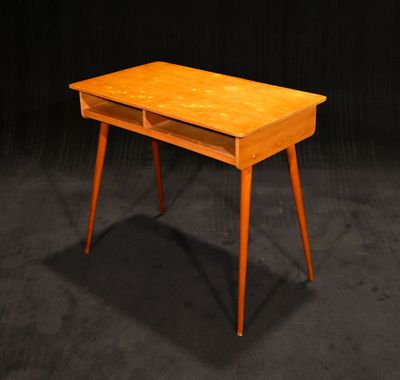 Petit bureau (d'enfant ?) en placage de bois blond et pieds …