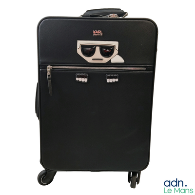 Lot composé de 2 articles de voyage KARL LAGERFLED comprenan…