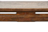 CHINE XXème. TABLE BASSE en bois sculpté à légère patine pol… (photo 6)