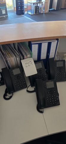 4 TELEPHONES IP POLY ALIMENTATION EN POE