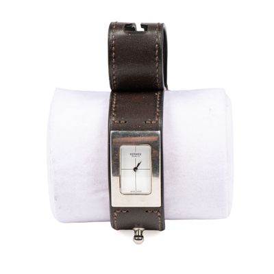 montre à bracelet en cuir marron avec cadran blanc et cadran argenté