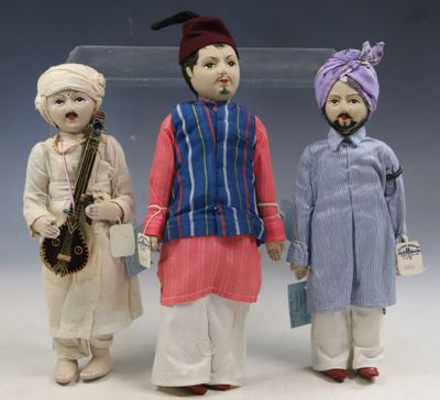 Le Bon Marché - 2ème moitié du XXème - Lot de 3 poupées indi… - Photo 1